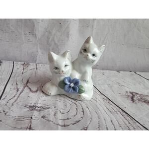 Vintage 2 kittens cats figurine trimmed with gold Castagna Italy 3in